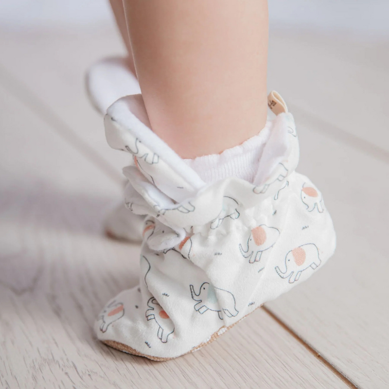 Snugabugz White Elephant Print - Baby Booties That Stay On with Non-Slip Soles