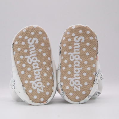 Snugabugz White Elephant Print - Baby Booties That Stay On with Non-Slip Soles