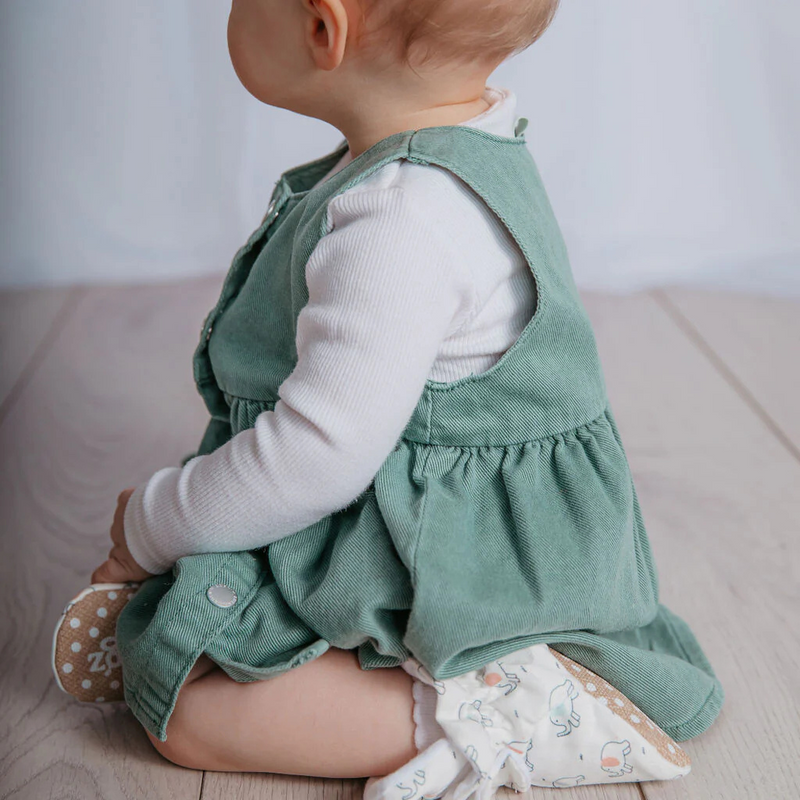 Snugabugz White Elephant Print - Baby Booties That Stay On with Non-Slip Soles