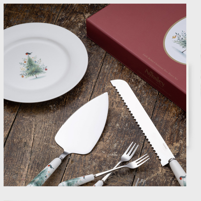 Aynsley Little Robin Christmas Tree Teaplates Set of 4