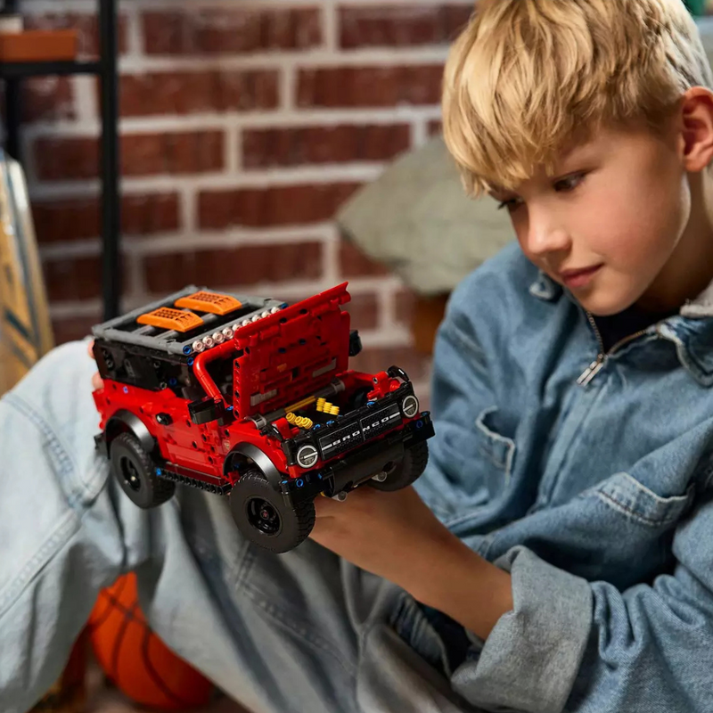 LEGO Technic Ford Bronco SUV Off Road Car Toy 42213