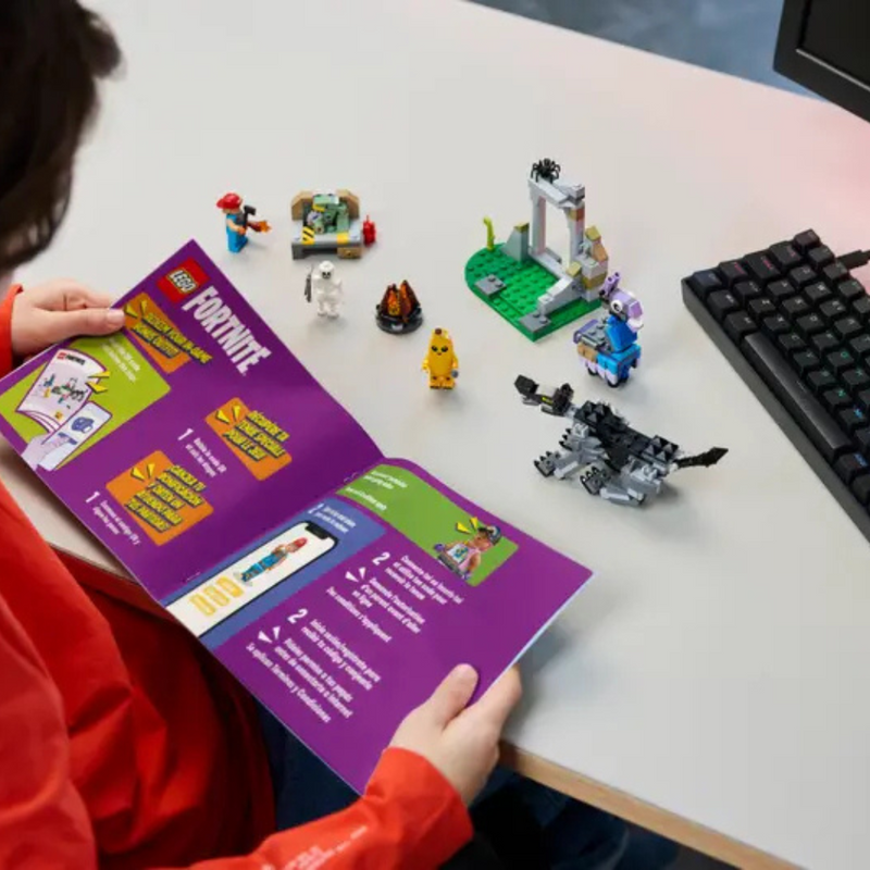 LEGO FORTNITE 77075 PEELY & SPARKPLUGS CAMP. MULVEYS.IE