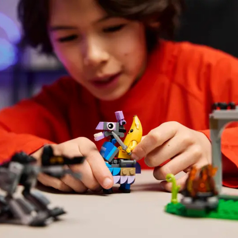 LEGO FORTNITE 77075 PEELY & SPARKPLUGS CAMP. MULVEYS.IE