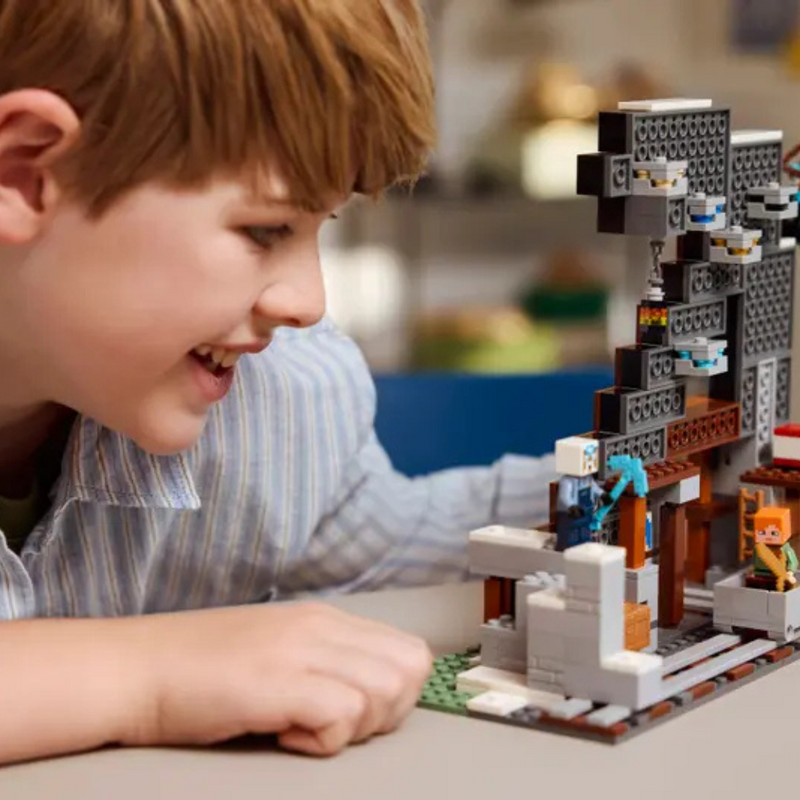 LEGO MINECRAFT 21277 PICKAXE MINE. MULVEYS.IE