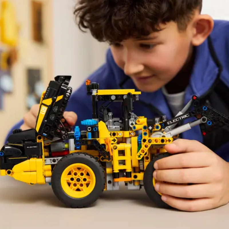 LEGO TECHNIC 42209 Volvo L120 Electric Wheel Loader