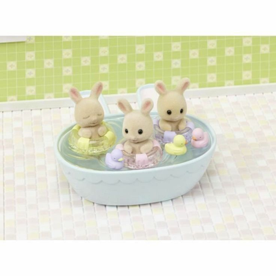 Sylvanian Families Triplets bath time