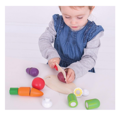  Bigjigs Toys Crate of Wooden Cutting Vegetables with Chopping Board and Knife - Play Food Toys MULVEYS.IE NATIONWIDE SHIPPING