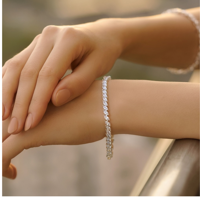 Newbridge Silverware Vintage Style Bracelet with Clear Stones mulveys.ie nationwide shipping