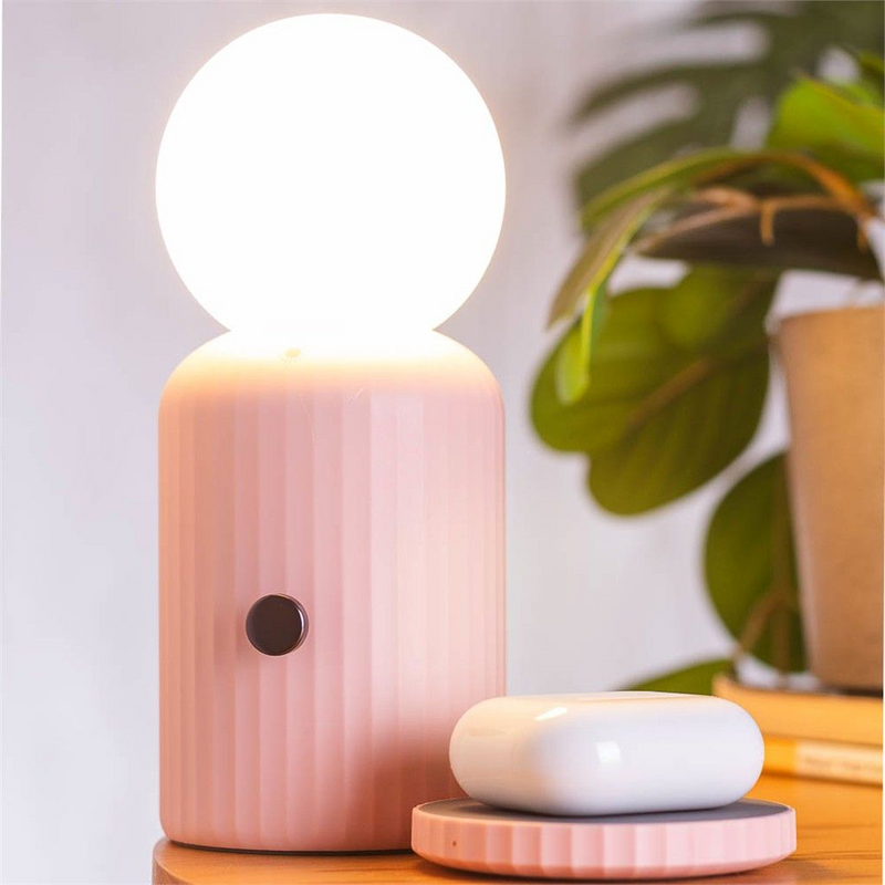 Lund London Wireless lamp and charger