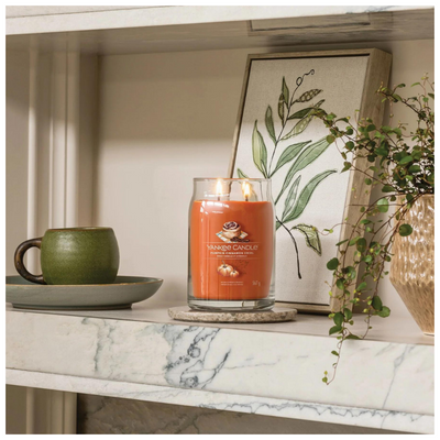 Pumpkin Cinnamon Swirl Signature Large Jar by Yankee Candle