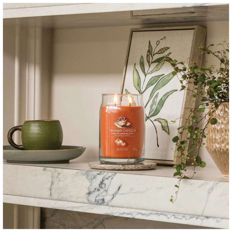 Pumpkin Cinnamon Swirl Signature Large Jar by Yankee Candle